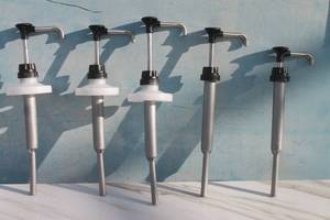lot 124 image: TOTAL OF 5 INDUSTRIAL DISPENSER PUMPS&nbsp