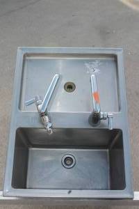 lot 129 image: STAINLESS STEEL SINK AND FAUCET BUNDLE&nbsp