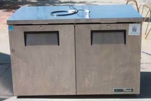 lot 88 image: TRUE REFRIGERATOR TUC-48-HC STAINLESS STEEL UNDERCOUNTER COMMERCIAL REFRIGERATOR ON CASTERS  TESTED &amp WORK&nbsp