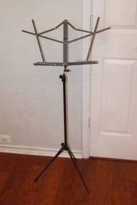 lot 15 image: ON STAGE DETACHABLE FOLDAWAY  SHEET MUSIC STAND
