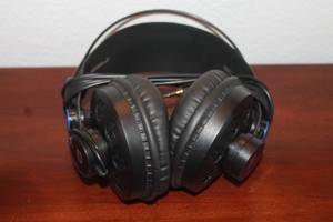 lot 17 image: PRESONUS HD7 2X32 OHMS  PROFESSIONAL HEADPHONES