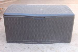 lot 81 image: SUNCAST EXTRA LARGE STORAGE DECK BOX , 51L X 27  X 24H