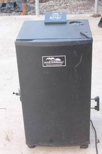 lot 83 image: MASTERBUILT 20070910 DIGITAL ELECTRIC VERTICAL BBQ SMOKER