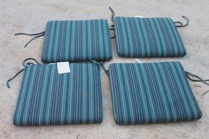 lot 89 image: TOTAL OF 4 SUNBRELLASTANTON LAGOON NAVY STRIPE  OUTDOOR CHAIR PAD SEAT CUSHIONS WITH TIES  SEE PICS