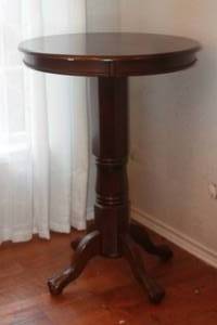 lot 5 image: SOLID WOOD  PUB TABLE 3FT. H X 29 DIAM