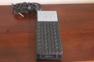 lot 9 image: ROLAND EV-5 EXPRESSION PEDAL
