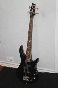 lot 11 image: IBANEZ GIO MIKRO SOUND GEAR ELECTRIC 4-STRING GUITAR GS100519376