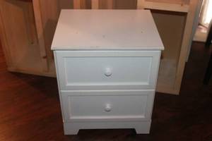 lot 107 image: WHITE WOOD 2-DRAWER NIGHTSTAND  MATCH # 104,105 ,106