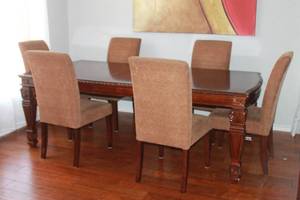 lot 120 image: ELEGANT SOLID WALNUT WOOD DINING TABLE WITH LEAF & 6 UPHOLSTERED ANIMAL PRINT DINING CHAIRS , 90 L WITH LEAF X 45 X 30H  WITHOUT LEAF 72L  SEE PICS