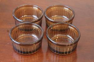lot 127 image: TOTAL OF 4 AMBER  TRUE-KING ANCHOR HOCKING CUSTARD CUPS  1434