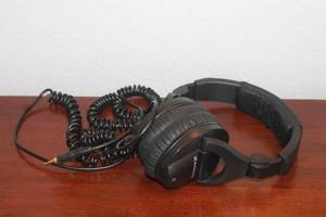 lot 210 image: SENNHEISER HEADSET HD  280 PRO 64