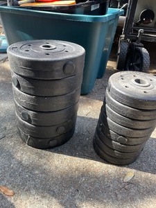 lot 199 image: TOTA OF 14 WEIGHT PLATES  SEE PICS