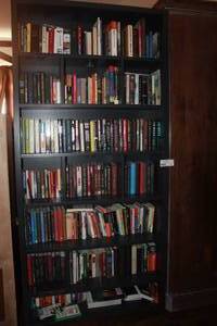 lot 259 image: GENEROUS AMOUNT OF BOOKS  BOOKSHELF NOT INCLUDED