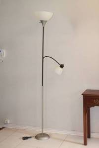 lot 260 image: MOTHERDAUGHTER FLOOR LAMP WITH READING LIGHT