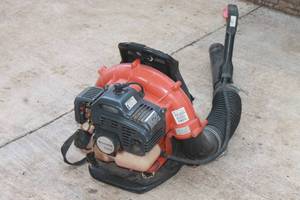 lot 272 image: HUSQVARNA 125BT GAS BACKPACK BLOWER