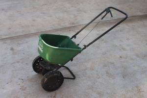 lot 286 image: SCOTTS BASIC BROADCAST SPREADER