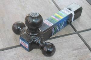 lot 288 image: TOW SMART TRI HITCH  BALL MOUNT # 1166