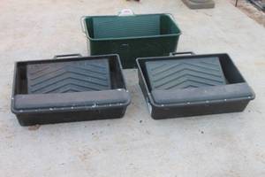 lot 301 image: TOTAL OF 2 DEEP  WELL 18 TANK TRAYS & LARGE WOOSTER BRUSH  BUCKET