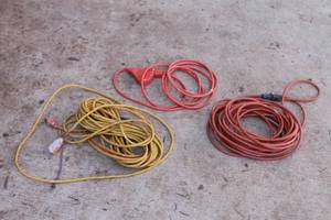 lot 302 image: TOTAL OF 3 EXTENSION CORDS  SEE PICS