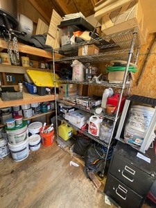 lot 297 image: WIRE MESH SHELVING ON CASTERS CONTENTS NOT INCLUDED