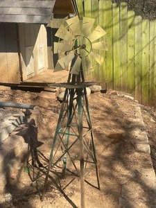 lot 58 image: METAL YARD WINDMILL YARD DECOR