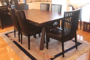 lot 4 image: STRATTON 7 PIECE DINING SET INCLUDE 2-LEAFS & ( 2) CAPTAIN CHAIRS , STRA-00007246  SEE PICS