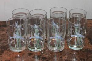lot 8 image: TOTAL OF 8 SHADOW IRIS FLORAL DESIGN DRINKINGTUMBLERS 4