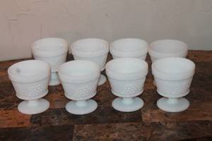 lot 9 image: TOTAL OF 8 VINTAGE MILKGLASS  STEMMED SHERBERT GLASSES 4
