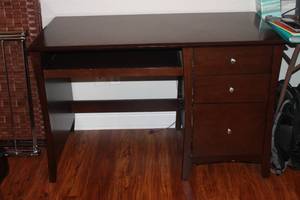 lot 14 image: WOODEN HOME OFFICE PEDESTAL DESK WITH 3- DRAWERS , 48 X 24 X 30H