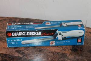 lot 31 image: BLACK & DECKER HOME 9 ELECTRIC KNIFE EK700
