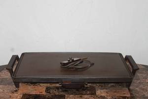 lot 34 image: TOASTMASTER DELUXE ELECTRIC GRIDDLE