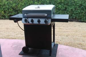 lot 51 image: CHAR-BROIL STAINLESS STEEL  4-BURNER PROPANE GRILL WITH SIDE BURNER ACCESSORIES AND COVER  SEE PICS