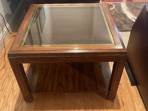 lot 45 image: VINTAGE WOODEN TWO TIER GLASS TOP SIDE END TABLE