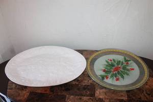 lot 90 image: LARGE 19 EMBOSSED STRAWBERRIES AND VINES PLATTER MADE IN PORTUGUAL &  GORHAM   FESTIVE HOLLY 14 SERVING PLATTER