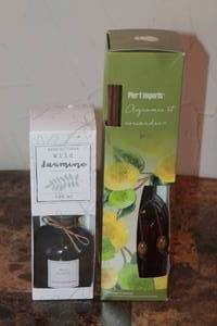 lot 97 image: TOTAL OF 2 FRAGRANCE DIFFUSERS HOME DCOR