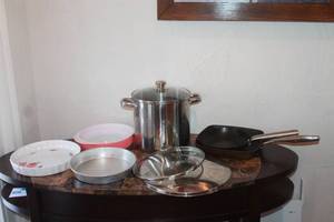 lot 98 image: LOT OF ASSORTED COOKWARE  SEE PICS