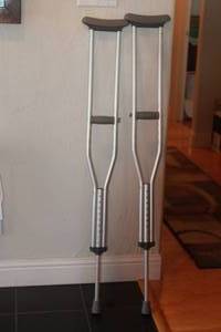 lot 111 image: GUARDIAN SET OF ADJUSTABLE HEIGHT CRUTCHES, MDSV80535