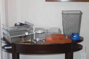 lot 112 image: LOT OF OFFICE DESK SUPPLIES  SEE PICS