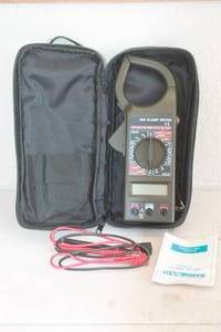 lot 116 image: HDC 266 CLAMP METER WITH CARRY CASE