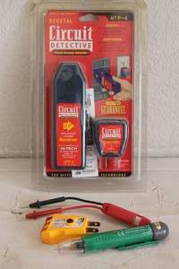 lot 119 image: TOTAL OF 4-PIECE ASSORTED CIRCUIT TESTERS