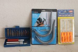 lot 124 image: CRAWFORD 2-PACK HANDY HOOKS , 13-PIECE PEN CUTTER PRECISION KNIFE SET , PITTSBURGH 4-PIECE MINI PICK & HOOK SET  SEE PICS
