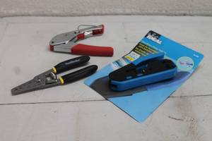 lot 135 image: TOTAL OF 3 ASSORTED BRAND COAXIAL CABLE CRIMPERS SEE PICS