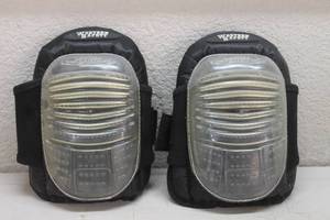 lot 139 image: SET OF WESTERN SAFETY KNEE PADS