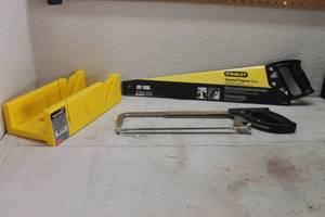 lot 145 image: STANLEY GENERAL PURPOSE SAW 15-775  , ADJUSTABLE PISTON GRIP HACKSAW & TASKFORCE 12 MITRE BOX