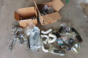 lot 181 image: GENEROUS AMOUNT OF PLUMBING SUPPLIES  SEE PICS