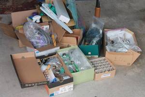 lot 182 image: GENEROUS AMOUNT MISC LOT  SEE PICS