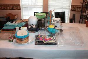 lot 187 image: GENEROUS AMOUNT OF MISC CONTENTS  GREAT FOR RESELL, FLEA MARKET SELLING AND GIFTS  SEE PICS