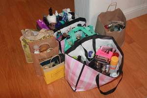 lot 190 image: GENEROUS AMOUNT OF BODY SPRAYS , VICTORIA SECRET ,BODY EMULSIONS, MAKE-UP BRUSHES ,PERFUMES AND MORE  SEE PICS
