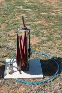 lot 5 image: 300 PSI AIR HOSE WITH REEL