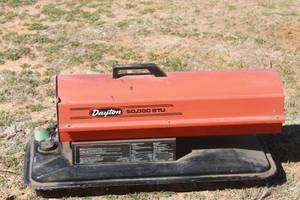lot 7 image: DAYTON 50,000 BTU PORTABLE KEROSENEFUEL OIL HEATER